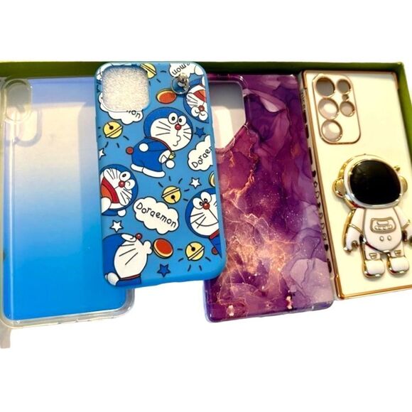 Cel Phone Covers Bundle of 4 Cel phone covers see photos for sizes -size… - Picture 1 of 17